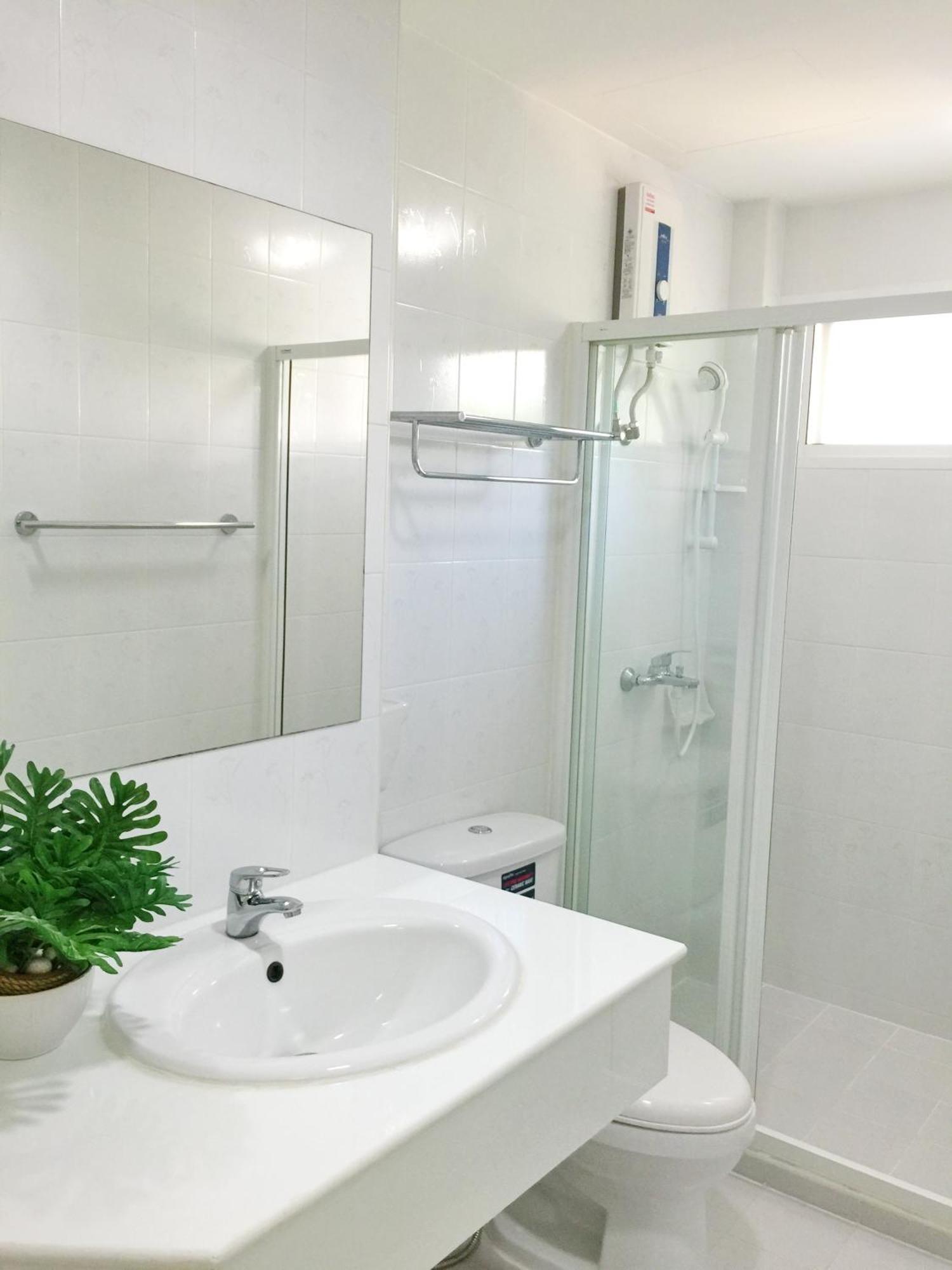בנגקוק Charming Resident At Ekkamai From Studio Unit Up To 2 Bedroom Apartment מראה חיצוני תמונה