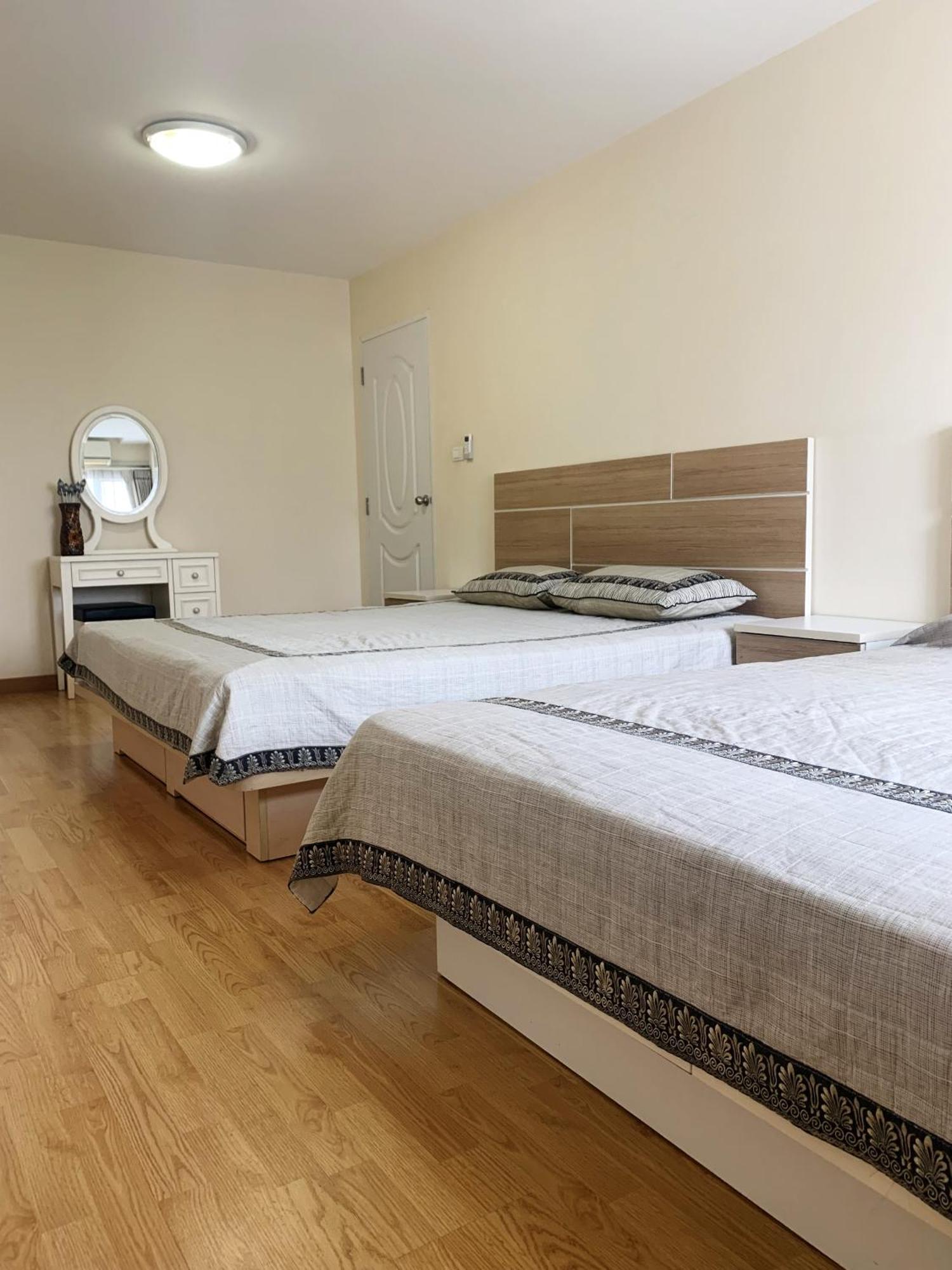 בנגקוק Charming Resident At Ekkamai From Studio Unit Up To 2 Bedroom Apartment מראה חיצוני תמונה